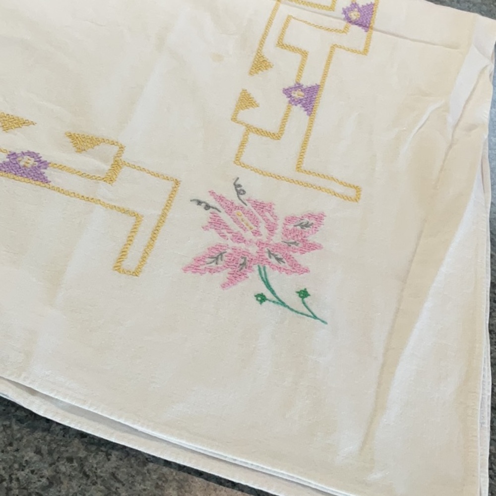Vintage tablecloth Betsy Ross cross stitch 52”square